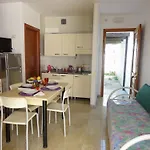 Comfy Terraced House Вілла