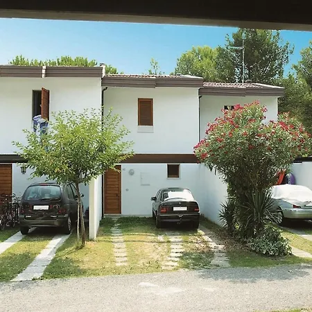Comfy Terraced House Вілла