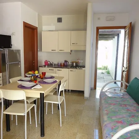 Comfy Terraced House Villa