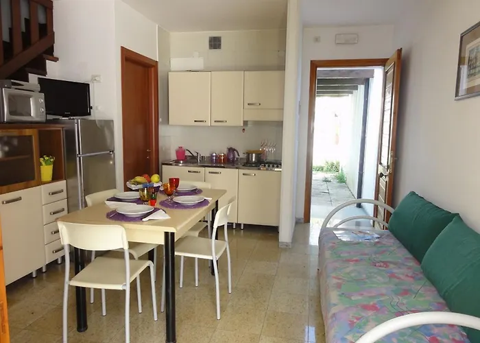 Comfy Terraced House Villa