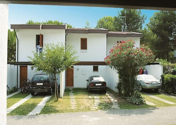 Comfy Terraced House Villa